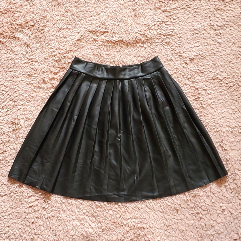 Black Pleather Pleared Mini-Skirt